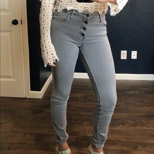 High wasted jeans
